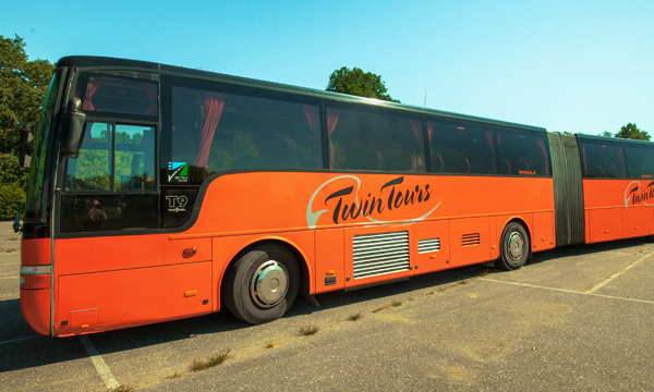 twintours-partybus-touringcar01